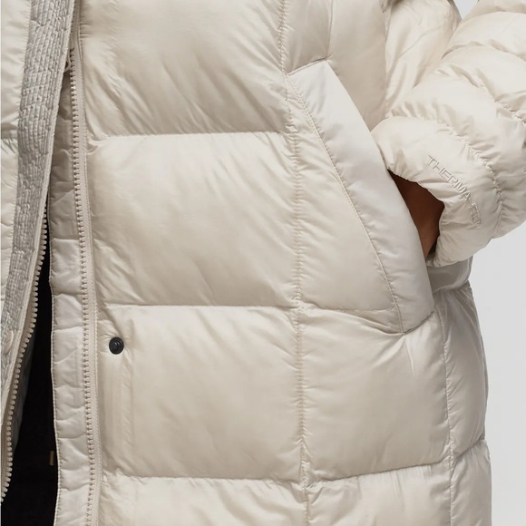 Nike Swoosh Puffer Women's Therma-FIT Oversized Parka FB7670 LARGE NWT $360 - Picture 16 of 16